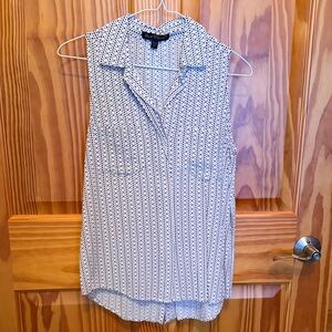 Velvet Heart White and Black Sleeveless Blouse